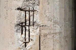 An example of concrete spalling.