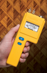 The J-4's easy to read analog display makes it a great companion tool for woodworkers.