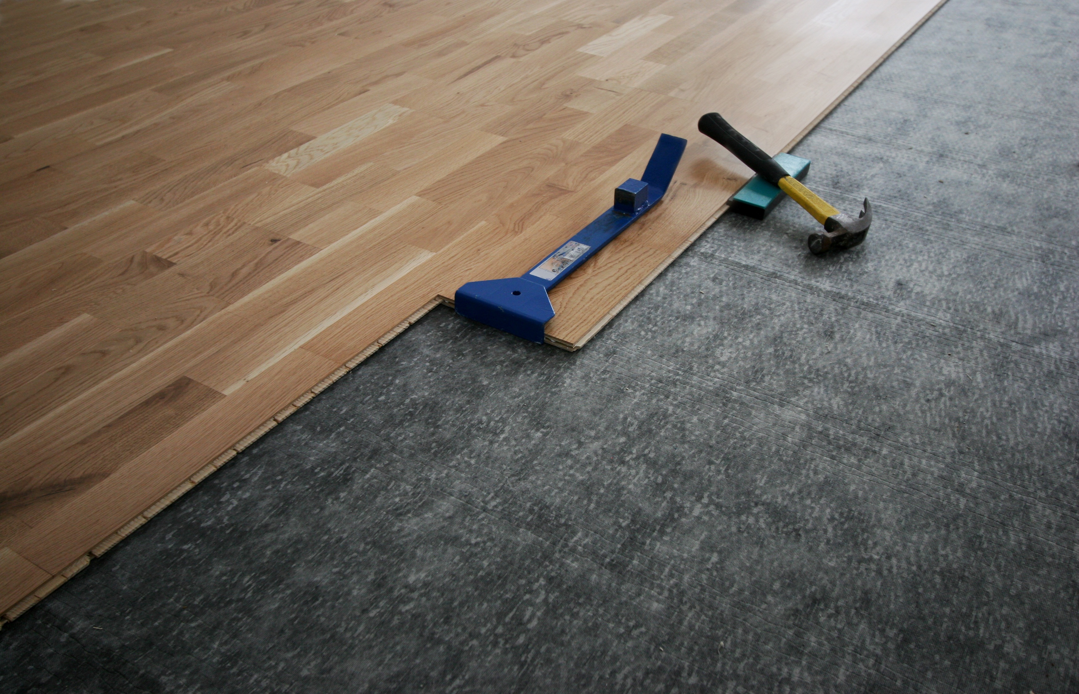 3 Tips For Using Professional Hardwood Flooring Installation Tools
